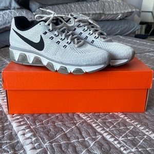 Women’s Nike Air Max Tailwind 8 in Silver